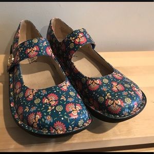 Allergria Mary Janes